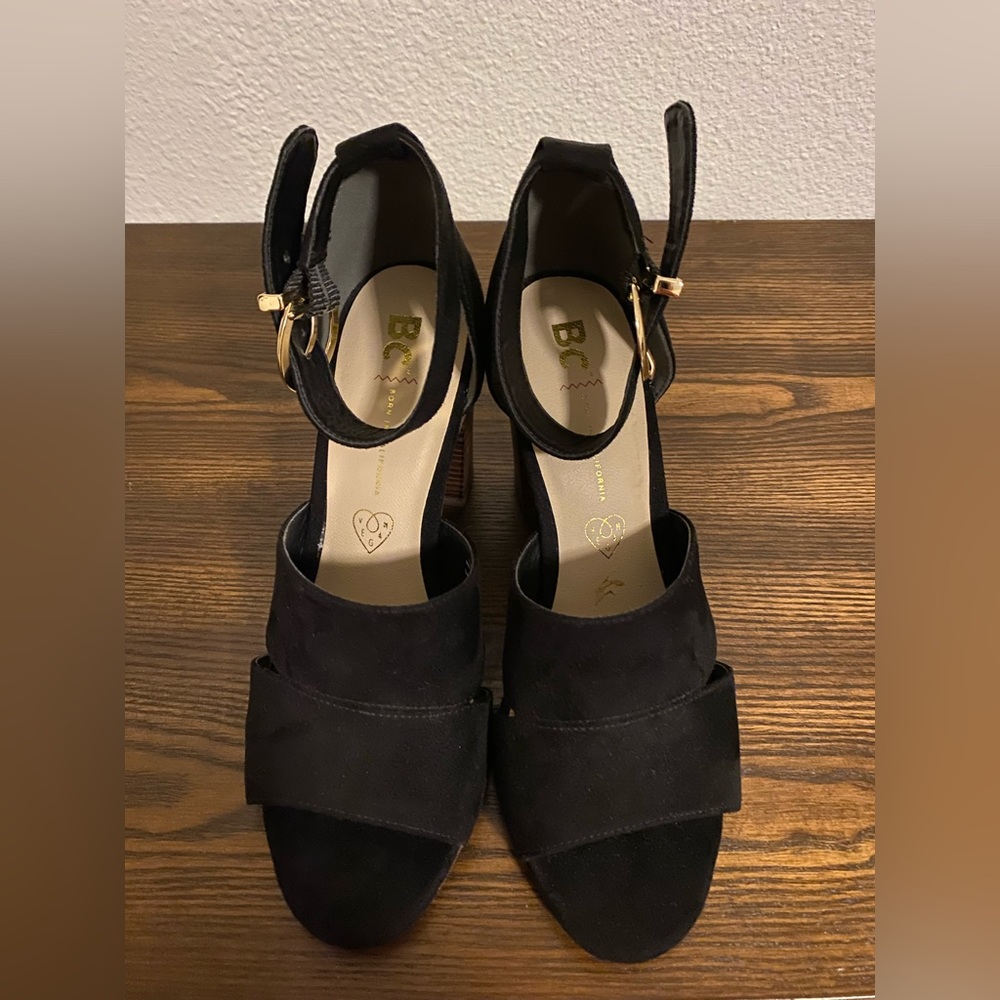 BC Footwear Empowering Sandal in Black - Picture 4 of 6